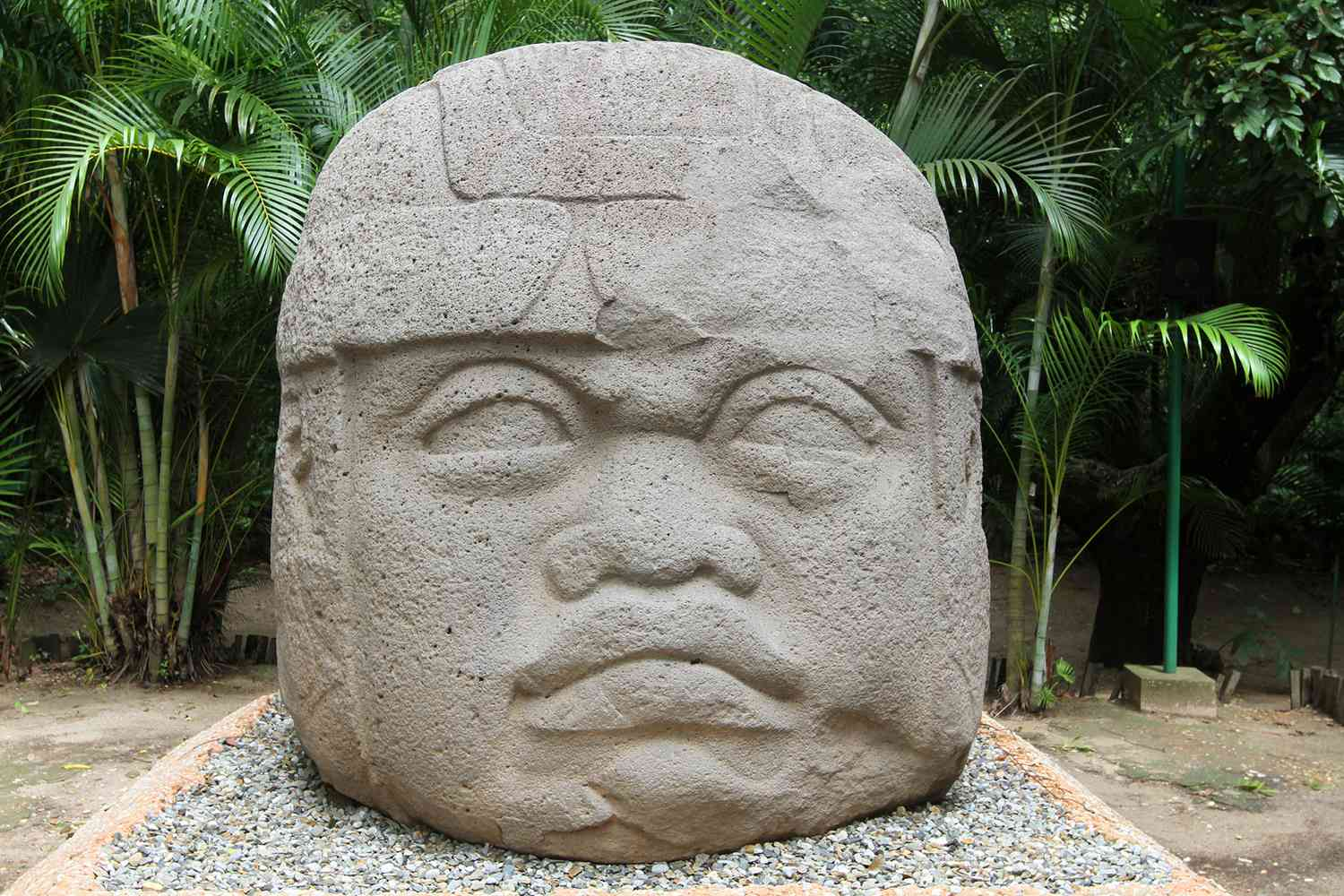 olmec stone head